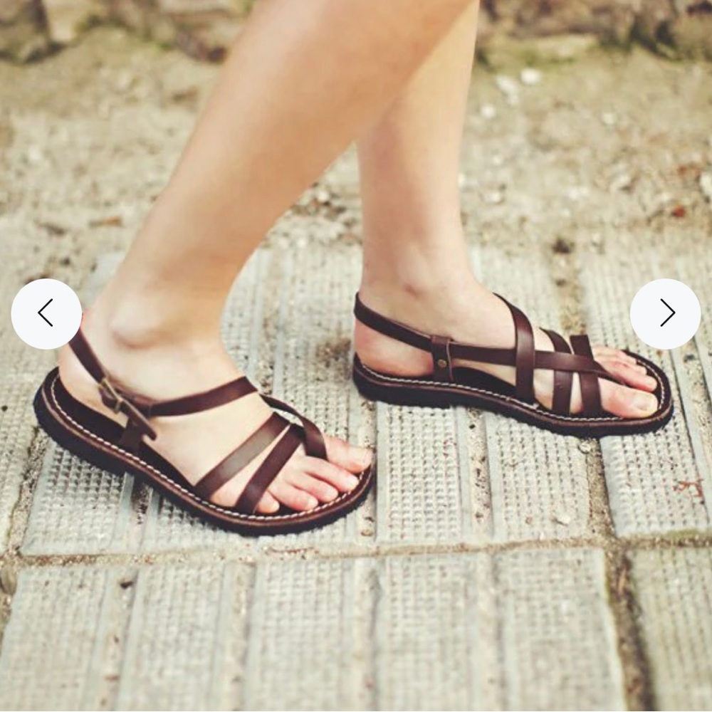 Crupon Trevi Barefoot Sandal - women’s size 35